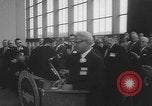 Immagine di Display ufficiale delle merci Oregon United States USA, 1962, secondo 13 filmato di repertorio 65675055840