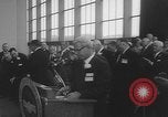 Immagine di Display ufficiale delle merci Oregon United States USA, 1962, secondo 14 filmato di repertorio 65675055840