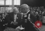Immagine di Display ufficiale delle merci Oregon United States USA, 1962, secondo 17 filmato di repertorio 65675055840