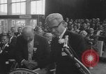 Immagine di Display ufficiale delle merci Oregon United States USA, 1962, secondo 18 filmato di repertorio 65675055840