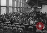 Immagine di Display ufficiale delle merci Oregon United States USA, 1962, secondo 21 filmato di repertorio 65675055840