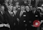 Immagine di Display ufficiale delle merci Oregon United States USA, 1962, secondo 29 filmato di repertorio 65675055840