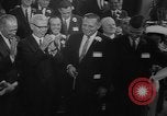 Immagine di Display ufficiale delle merci Oregon United States USA, 1962, secondo 30 filmato di repertorio 65675055840