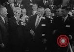 Immagine di Display ufficiale delle merci Oregon United States USA, 1962, secondo 31 filmato di repertorio 65675055840
