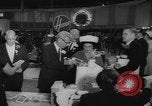 Immagine di Display ufficiale delle merci Oregon United States USA, 1962, secondo 37 filmato di repertorio 65675055840