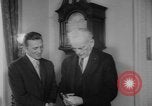 Image Kirk Douglas Washington DC USA, 1962, de la seconde 11 séquences d'archives historiques vidéo 65675055846