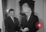Image Kirk Douglas Washington DC USA, 1962, de la seconde 13 séquences d'archives historiques vidéo 65675055846