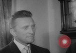 Image Kirk Douglas Washington DC USA, 1962, de la seconde 16 séquences d'archives historiques vidéo 65675055846