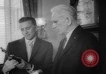 Image Kirk Douglas Washington DC USA, 1962, de la seconde 19 séquences d'archives historiques vidéo 65675055846