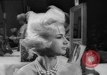 Image Coiffure Contest Hongrie, 1962, de la seconde 32 séquences d'archives historiques vidéo 65675055848