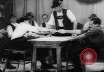 Immagine di Dito wrestling Germania, 1962, secondo 42 filmato di repertorio 65675055849