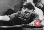Immagine di Dito wrestling Germania, 1962, secondo 52 filmato di repertorio 65675055849