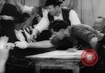 Immagine di Dito wrestling Germania, 1962, secondo 58 filmato di repertorio 65675055849