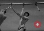 Immagine di Fisica programma fitness Carmichael California USA, 1962, secondo 25 filmato di repertorio 65675055850