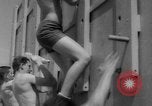 Immagine di Fisica programma fitness Carmichael California USA, 1962, secondo 49 filmato di repertorio 65675055850