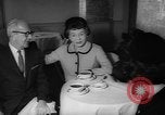 Image Communion Masse Petit-déjeuner New York City USA, 1962, de la seconde 45 séquences d'archives historiques vidéo 65675055869