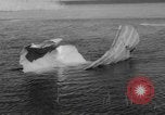 Immagine di Crash di American Airlines volo 1 in Giamaica Bay New York United States USA, 1962, secondo 56 filmato di repertorio 65675055878