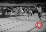 Immagine di Pista coperta campo e soddisfare California United States USA, 1962, secondo 17 filmato di repertorio 65675055885