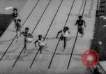 Immagine di Pista coperta campo e soddisfare California United States USA, 1962, secondo 21 filmato di repertorio 65675055885
