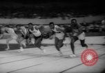 Immagine di Pista coperta campo e soddisfare California United States USA, 1962, secondo 30 filmato di repertorio 65675055885