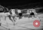 Immagine di Pista coperta campo e soddisfare California United States USA, 1962, secondo 31 filmato di repertorio 65675055885