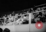 Immagine di Pista coperta campo e soddisfare California United States USA, 1962, secondo 37 filmato di repertorio 65675055885