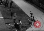 Immagine di Pista coperta campo e soddisfare California United States USA, 1962, secondo 47 filmato di repertorio 65675055885
