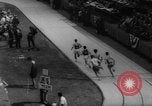 Immagine di Pista coperta campo e soddisfare California United States USA, 1962, secondo 48 filmato di repertorio 65675055885