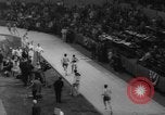 Immagine di Pista coperta campo e soddisfare California United States USA, 1962, secondo 56 filmato di repertorio 65675055885