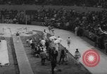 Immagine di Pista coperta campo e soddisfare California United States USA, 1962, secondo 59 filmato di repertorio 65675055885