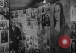 Immagine di Mona Lisa dipinti New York City USA, 1963, secondo 11 filmato di repertorio 65675055908