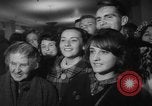 Immagine di Mona Lisa dipinti New York City USA, 1963, secondo 21 filmato di repertorio 65675055908