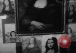 Immagine di Mona Lisa dipinti New York City USA, 1963, secondo 27 filmato di repertorio 65675055908