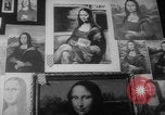 Immagine di Mona Lisa dipinti New York City USA, 1963, secondo 34 filmato di repertorio 65675055908
