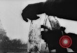 Immagine di Mona Lisa dipinti New York City USA, 1963, secondo 48 filmato di repertorio 65675055908
