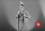 Image défilé Paris France, 1963, de la seconde 42 séquences d'archives historiques vidéo 65675055909