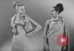 Image défilé Paris France, 1963, de la seconde 45 séquences d'archives historiques vidéo 65675055909