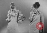 Image défilé Paris France, 1963, de la seconde 48 séquences d'archives historiques vidéo 65675055909