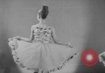Image défilé Paris France, 1963, de la seconde 60 séquences d'archives historiques vidéo 65675055909