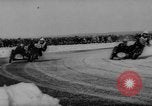 Image Courses automobiles sur Frozen Lake Eibsee Allemagne, 1963, de la seconde 37 séquences d'archives historiques vidéo 65675055910