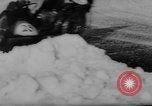 Image Courses automobiles sur Frozen Lake Eibsee Allemagne, 1963, de la seconde 38 séquences d'archives historiques vidéo 65675055910