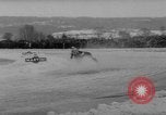 Image Courses automobiles sur Frozen Lake Eibsee Allemagne, 1963, de la seconde 46 séquences d'archives historiques vidéo 65675055910