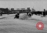 Image Courses automobiles sur Frozen Lake Eibsee Allemagne, 1963, de la seconde 51 séquences d'archives historiques vidéo 65675055910