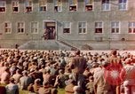 Immagine di La vittoria nella Giornata dell'Europa Germania, 1945, secondo 16 filmato di repertorio 65675055912
