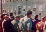 Immagine di La vittoria nella Giornata dell'Europa Germania, 1945, secondo 26 filmato di repertorio 65675055912