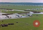 Immagine di Campo di aviazione americana Germania, 1945, secondo 36 filmato di repertorio 65675055916