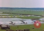 Immagine di Campo di aviazione americana Germania, 1945, secondo 45 filmato di repertorio 65675055916