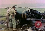 Immagine di Scatafascio American Vought FG-1D Corsair aereo Nagasaki Giappone, 1945, secondo 8 filmato di repertorio 65675055939