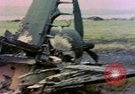 Immagine di Scatafascio American Vought FG-1D Corsair aereo Nagasaki Giappone, 1945, secondo 11 filmato di repertorio 65675055939