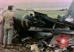 Immagine di Scatafascio American Vought FG-1D Corsair aereo Nagasaki Giappone, 1945, secondo 12 filmato di repertorio 65675055939